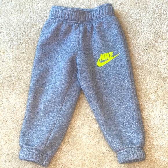 Nike | Bottoms | Nike Thick Sweats 
